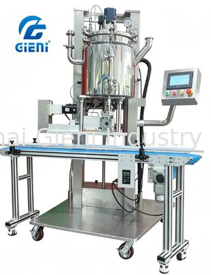Machine de remplissage à chaud fiable avec technologie de levage de réservoir, servo-entraînement Mitsubishi et acier inoxydable SUS316L