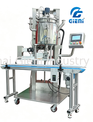 Machine de remplissage à chaud de précision servo-conduite avec élévation du réservoir vers le bas et fonction de vide pour le remplissage cosmétique