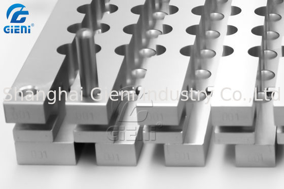 Type manuel cavités cosmétiques en aluminium du moule DIY 96 de rouge à lèvres