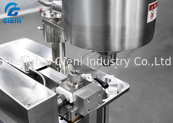 Type de laboratoire machine de remplissage cosmétique d'huile de lèvre de mascara avec le réservoir 5L