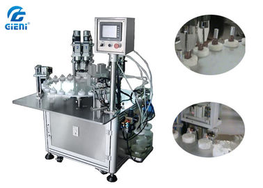Un bon prix. Deux bouteilles de la machine de remplissage d'huile essentielle de becs 30 par minute, opérateur de 3 personnes en ligne