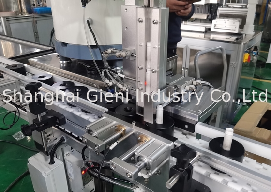Un bon prix. Améliorez votre ligne de production avec une machine de remplissage de baume à lèvres en ligne