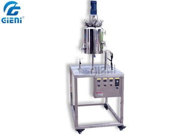 Un bon prix. Hand Pouring Type Lipstick Filling Machine 10L - 50L Volume With SUS304 Table en ligne