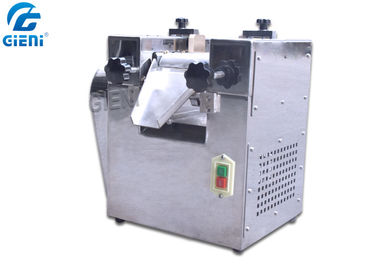 Un bon prix. Laboratory Type Cosmetic Filling Machine Lipstick Three Roll Mill Rotate Speed Adjustable en ligne
